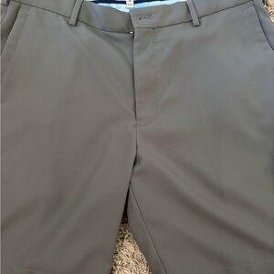 Peter Millar Men's Gray Shorts - never worn